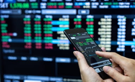 Who are market makers, and how do they control forex1